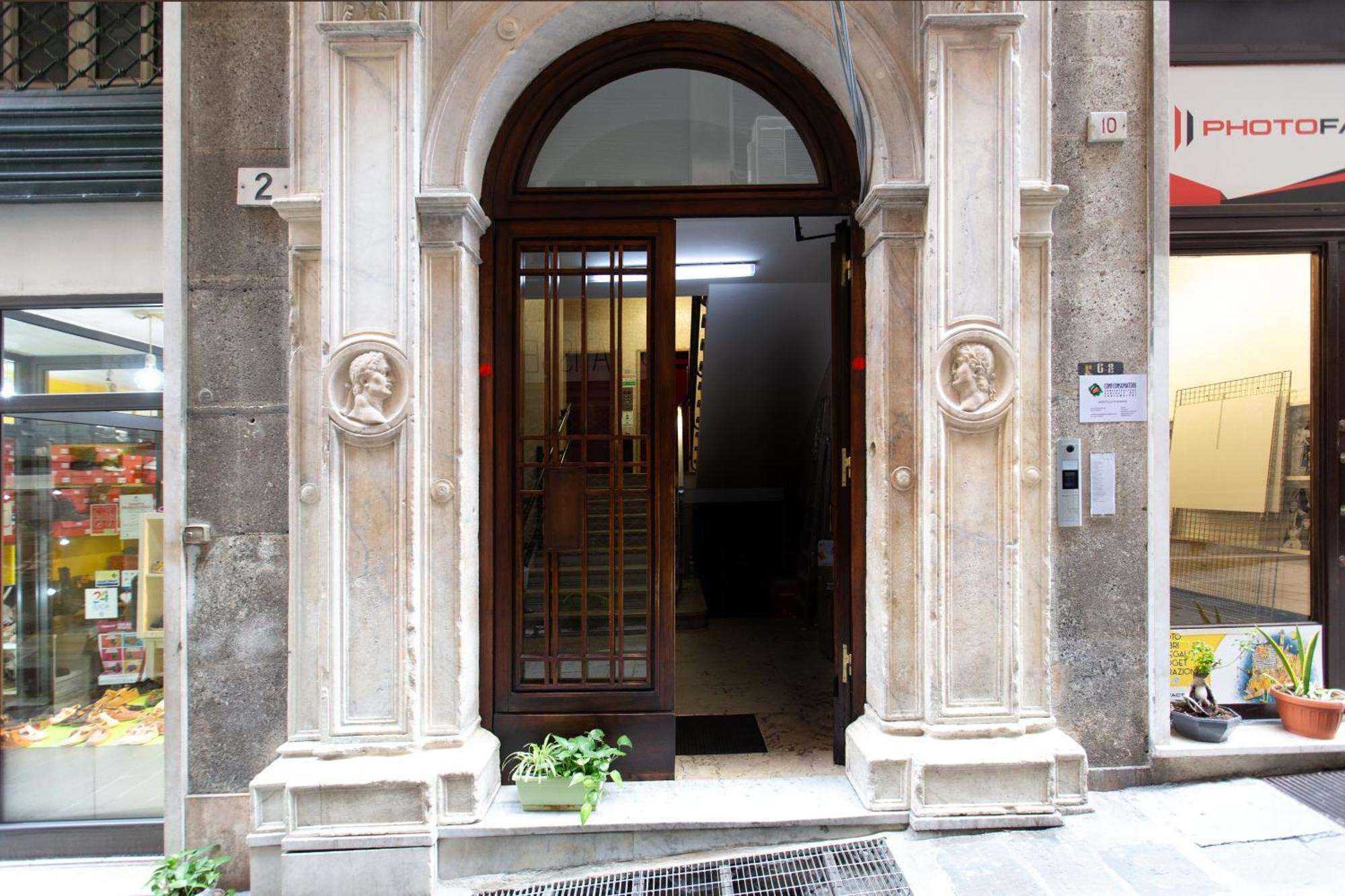 Le Caravelle Centro Storico Genova Hotel Exterior photo